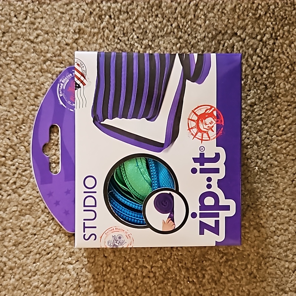 ZipIt brand Studio purse